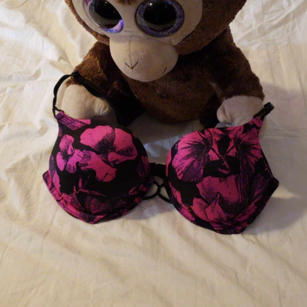 Victoria's Secret Miraculous Plunge Bra